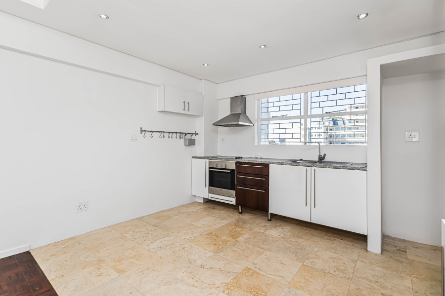 To Let 2 Bedroom Property for Rent in Green Point Western Cape